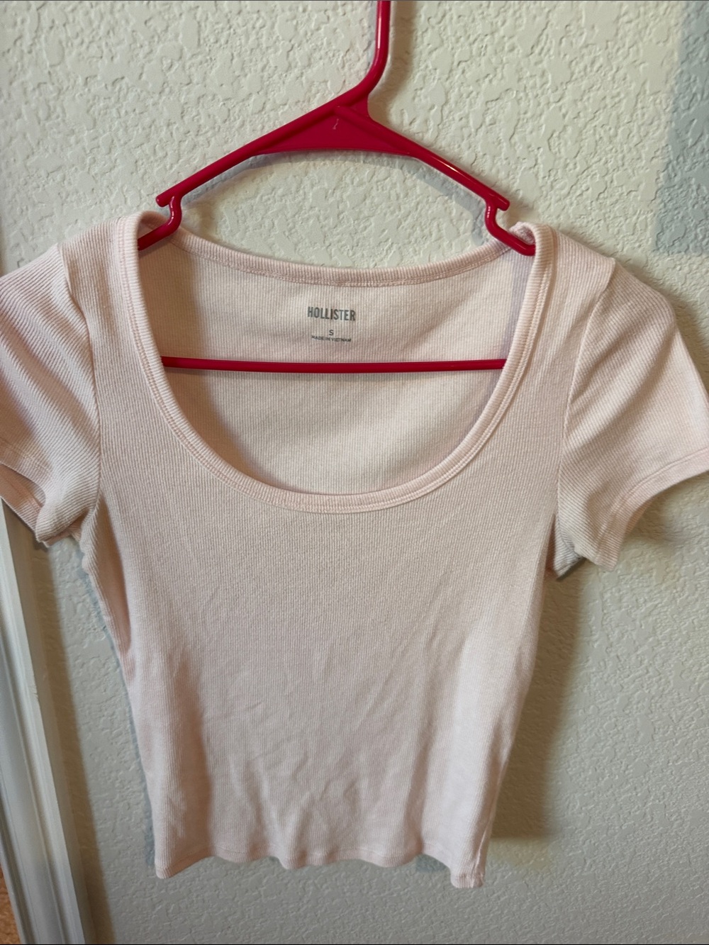 Hollister Pale Pink Scoop Neck Ribbed Short Sleeve Top